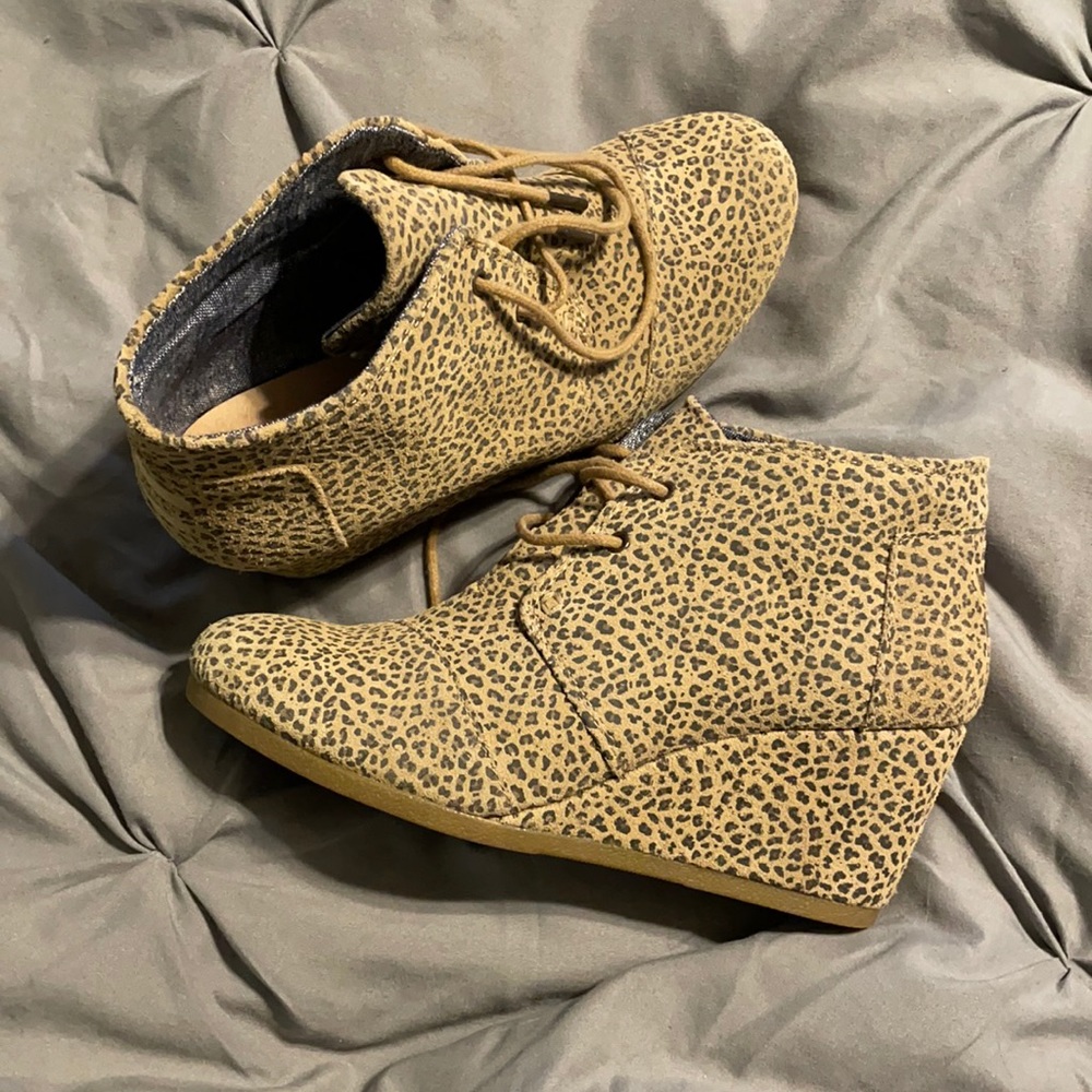 Toms